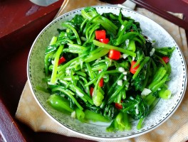 凉拌菠菜的做法(凉拌菠菜的做法大全家常窍门)