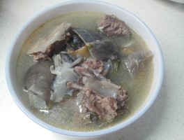 甲鱼汤(甲鱼汤是热性还是寒性)