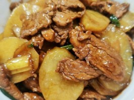 土豆烧肉的做法(土豆烧猪肉的做法 最正宗的做法)