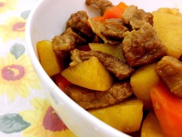 牛腩炖土豆(牛腩炖土豆怎么做好吃又简单视频)