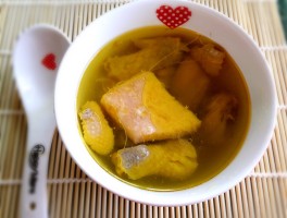榴莲煲鸡汤的做法(榴莲壳煲鸡汤有什么功效与作用)