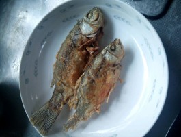 酥鱼的做法(高压锅焖酥鱼的做法)