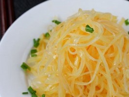 酸辣土豆丝的做法(酸辣土豆丝的做法步骤)