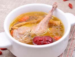 鸽子炖汤(鸽子炖汤怎么炖好吃又营养)