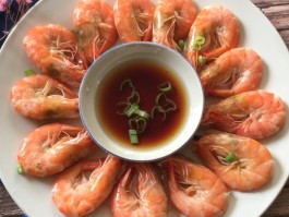 水煮虾(水煮虾煮几分钟最好吃)